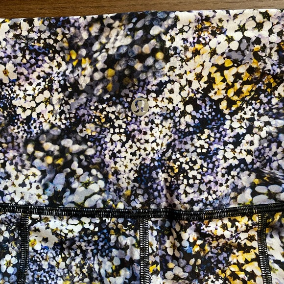 Lululemon Wunder Under Crop High Rise *Roll Down Scallop Full-On Luxtreme 23” - Picture 7 of 11